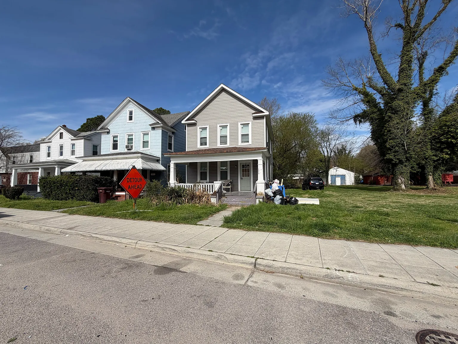 3 bed, 1412 sqft, $1,975 — Photo 2