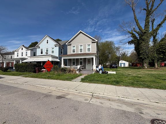 2nd image of 1315 Poindexter St