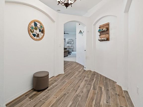 3rd image of 9512 Lassen Ct