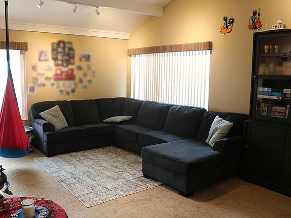 3rd image of 4005 McLaughlin Ave