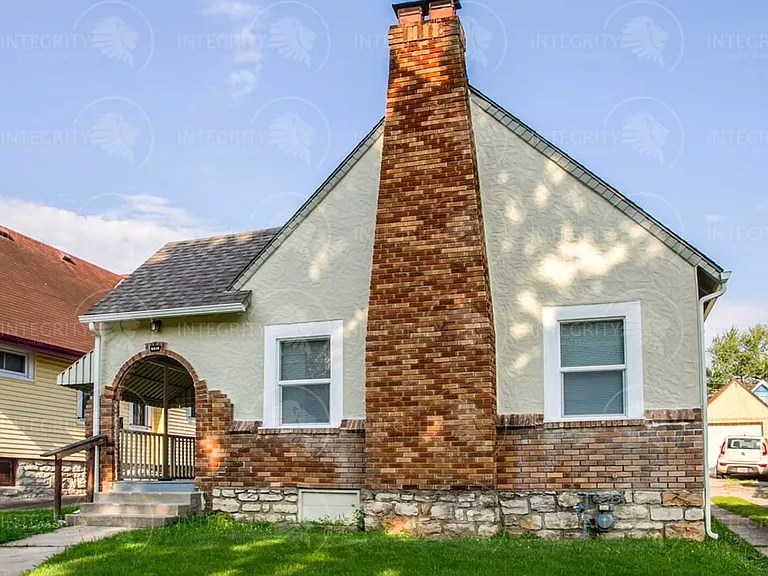 6210 Agnes Ave — Photo 3
