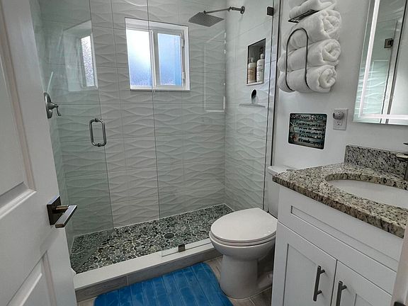 5th image of 208 SE 1st Avenue