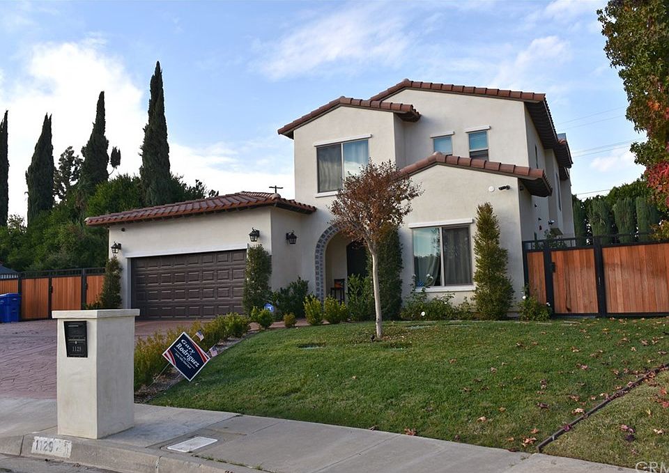 1st image of 1129 E Knollcrest Dr