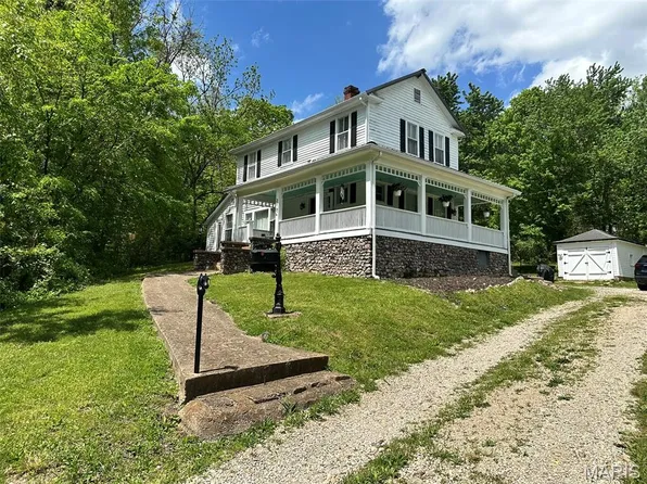 210 N Mountain St, Ironton, MO 63650
