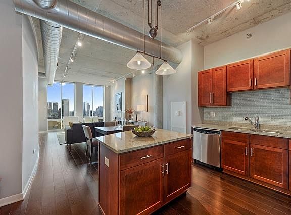 3rd image of 700 N Larrabee St APT 1913