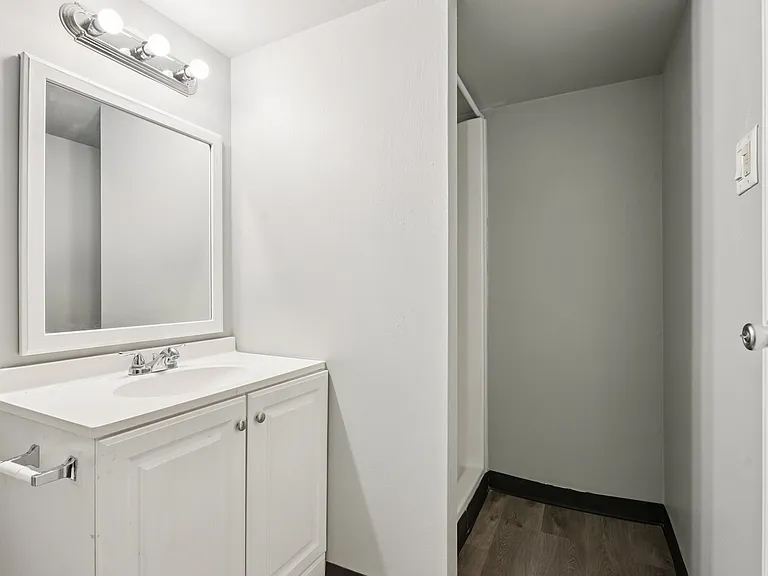 Aspen Apartments — Photo 4