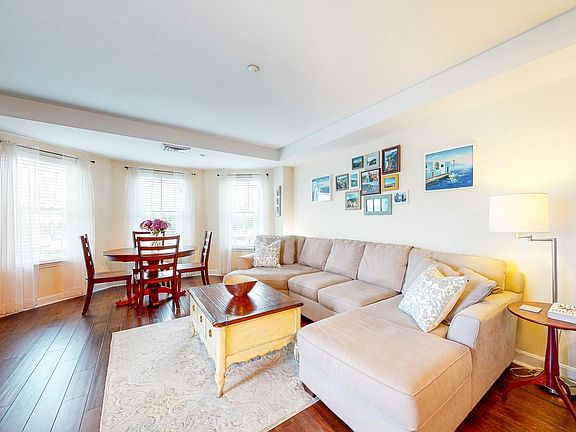 4th image of 10 Seaport Dr APT 2305