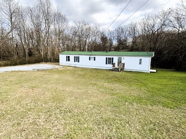 4422 Bledsoe St, Westmoreland, TN 37186
