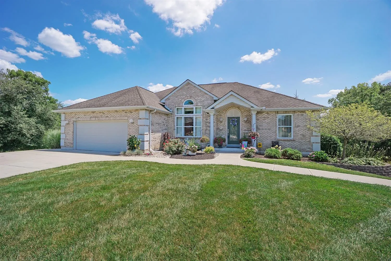 8683 Kates Way photo 1