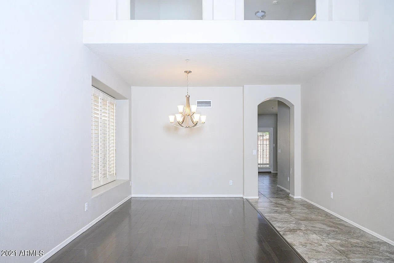 4 bed, 2.5 bath, 2359 sqft, $3,895 — Photo 4