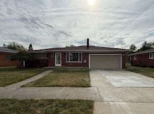 8586 Helen St, Center Line, MI 48015