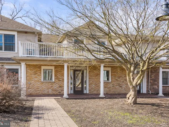 102 High Pointe Dr, Hummelstown, PA 17036