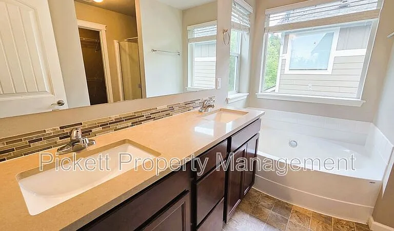 2122 SW Nautical St — Photo 15