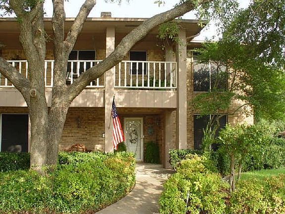2nd image of 1913 Nancy Jane Cir