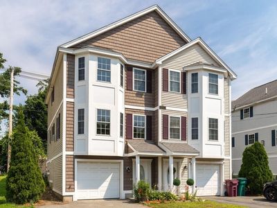 81 Manchester St #B, Lowell, MA, 01852