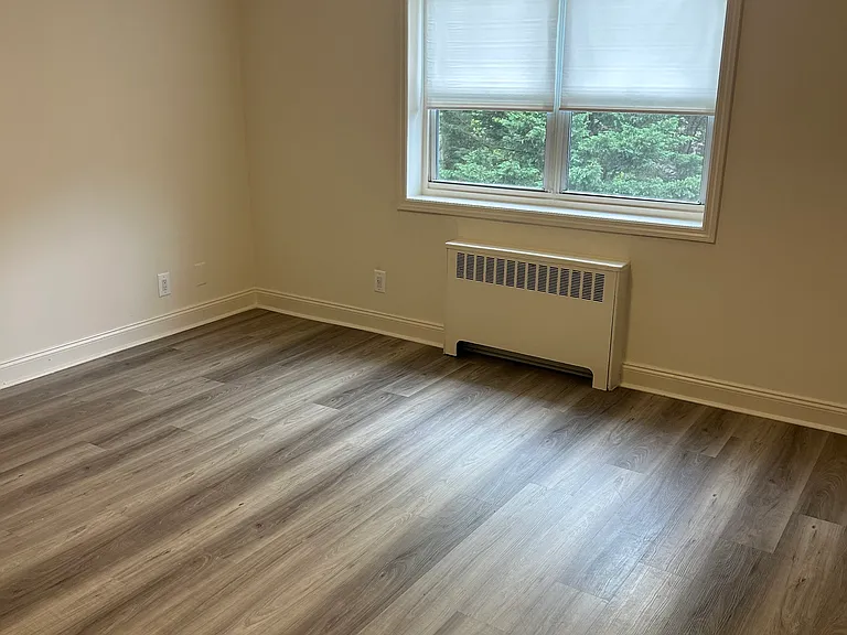528 Howard Ave #1B — Photo 3