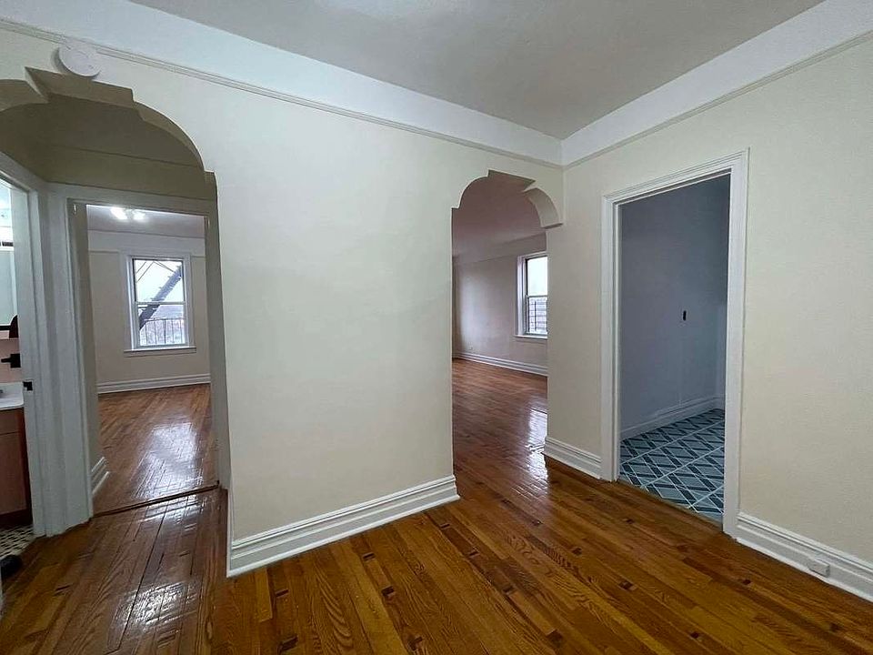 1st image of 62-82 Saunders St #44