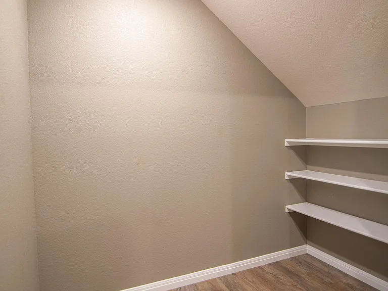 Creekside Apartments — Photo 50