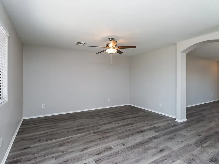 8213 W Papago St — Photo 4
