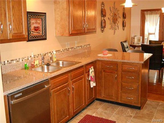 5th image of 9925 Benbury Ct