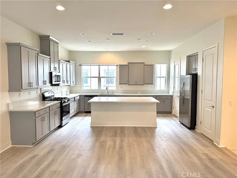 15936 Ellington Way — Photo 12