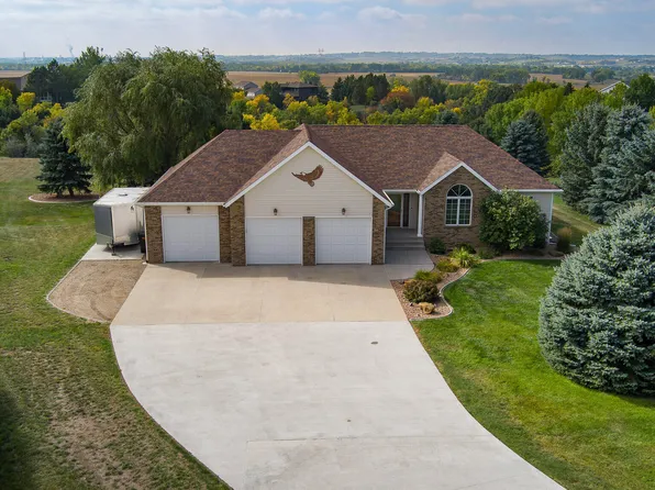 4601 Blue Spruce Rd, Bismarck, ND 58503