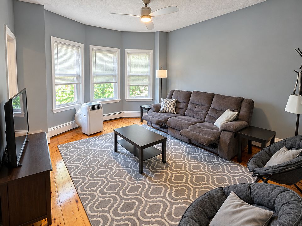 1st image of 131 Webster Ave #3
