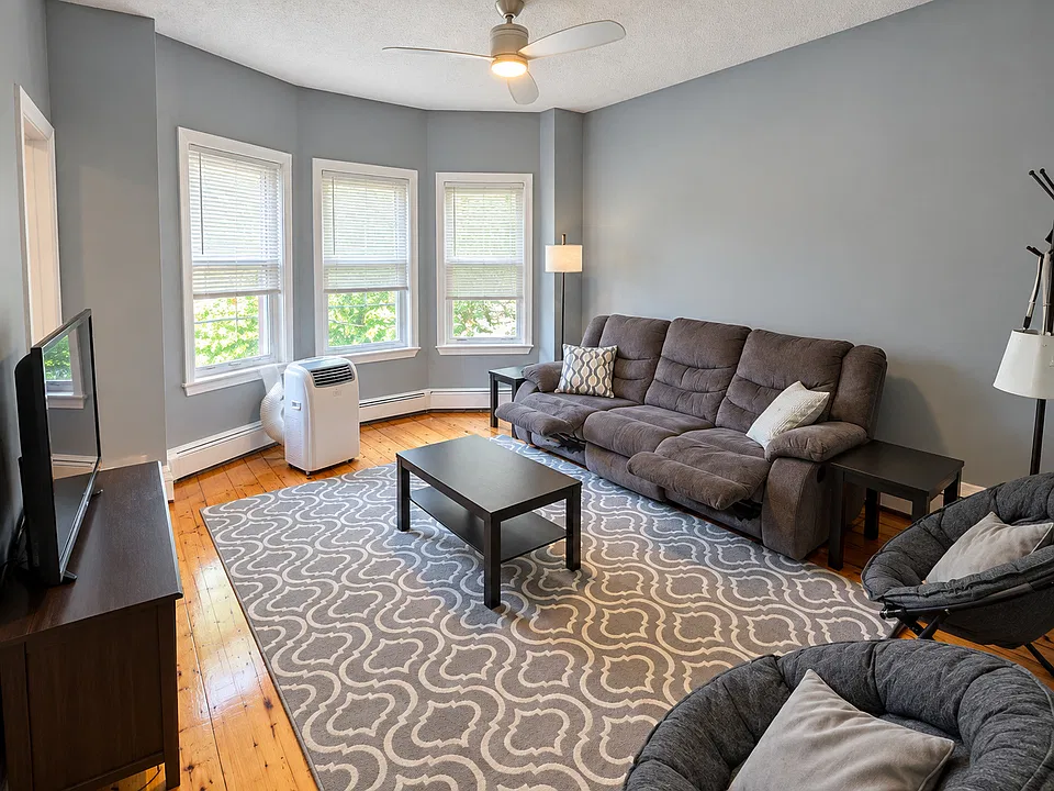 131 Webster Ave #3