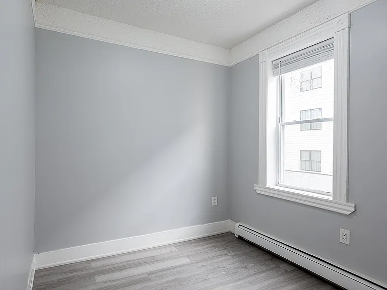 233 Bidwell Ave — Photo 10