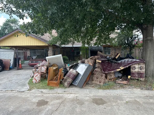 4811 Debeney Dr, Houston, TX 77039