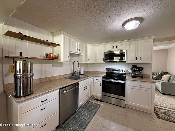 5th image of 2325 Haysville Rd