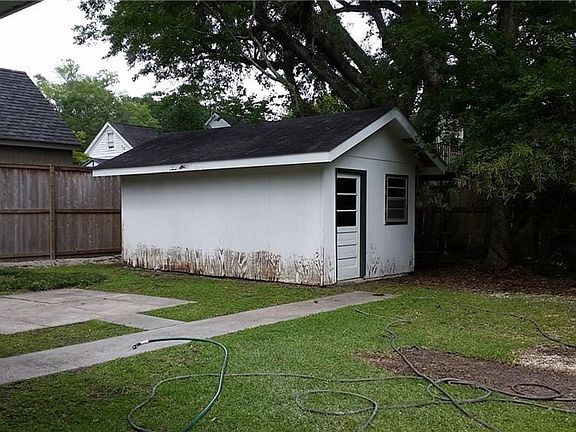 3rd image of 418 S Jahncke Ave