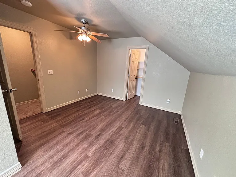 114-116 S Ray Ave — Photo 10