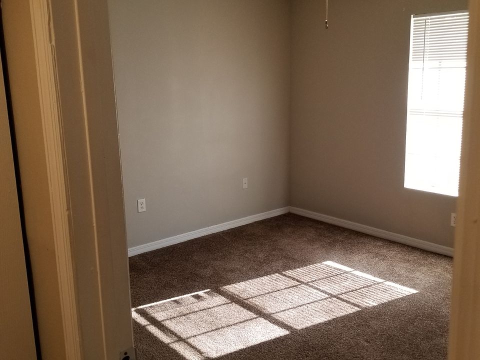 2nd image of 308 Lake Parsons Grn Unit 208
