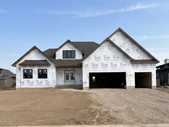 18261 Hidden Knl, Clive, IA 50325