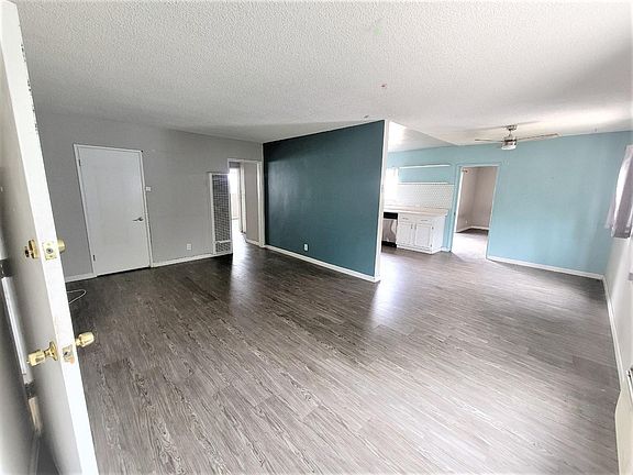 3rd image of 11565 Erwin St #4