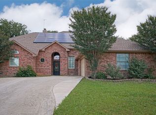609 Trails End Ct, Hurst, TX 76054