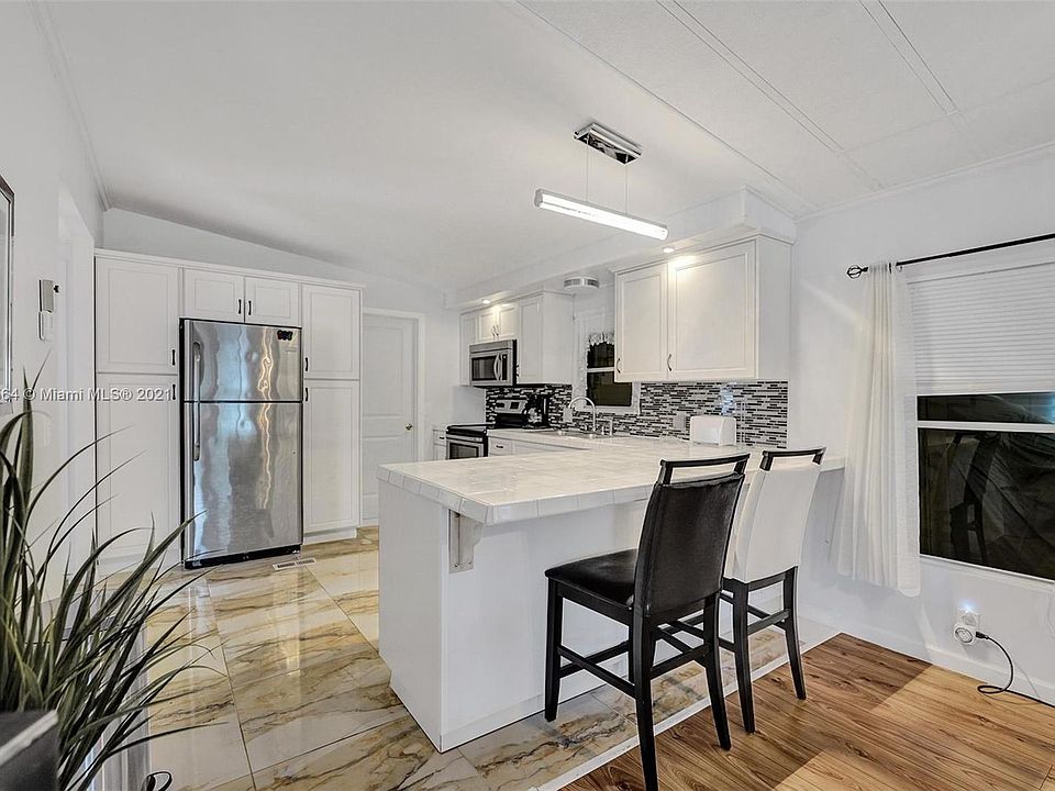 1st image of 3008 SW 52nd St