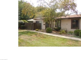 15109 Pine Hill Trl #C6, Middleburg Heights, OH 44130