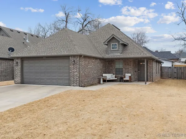 408 N 13th St, Collinsville, OK 74021
