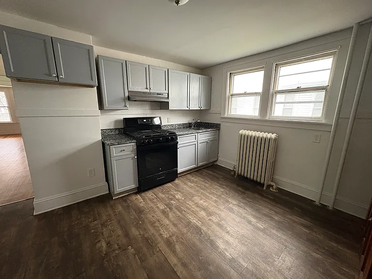 526 Morris St #1 — Photo 4