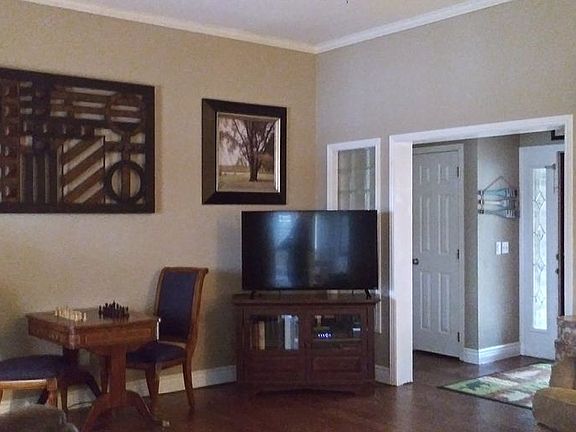 5th image of 14 Eppington Ln