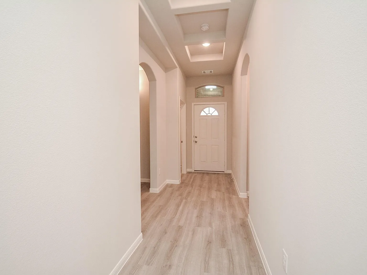4 bed, 3.0 bath, 1766 sqft, $2,350 — Photo 4