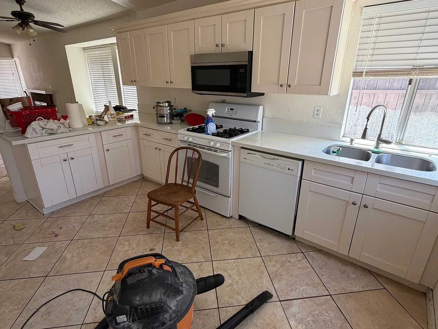 3 bed, 1100 sqft, $2,900 — Photo 2