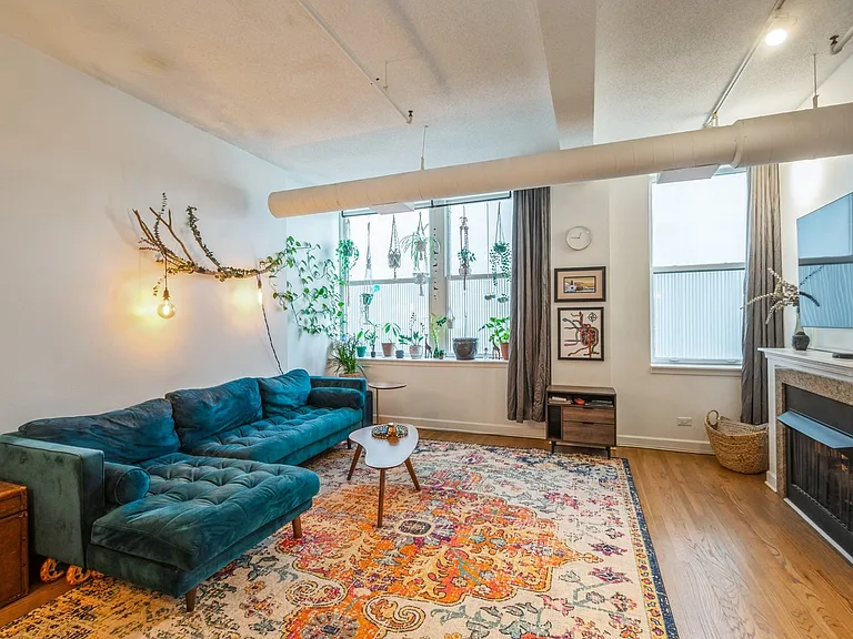 161 W Harrison St #503 — Photo 3