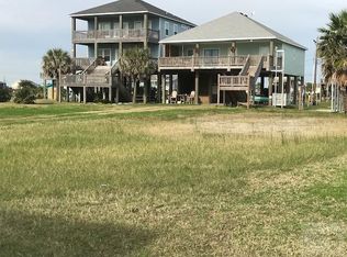 1119 Blue Water Dr, Crystal Beach, TX 77650