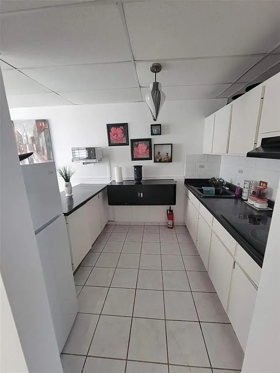 3 bed, 1.5 bath, 1100 sqft, $1,150 — Photo 3