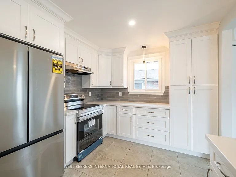 24 Thorncrest Rd — Photo 11