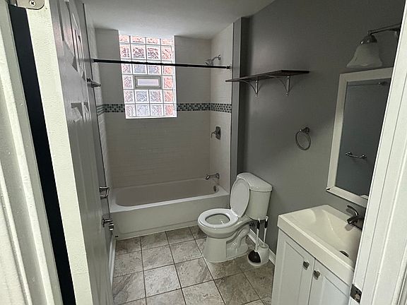 2nd image of 6405 S Maryland Ave #3