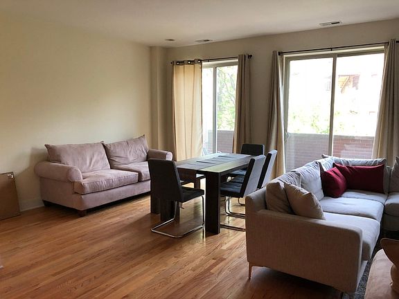 Living room/dining room
